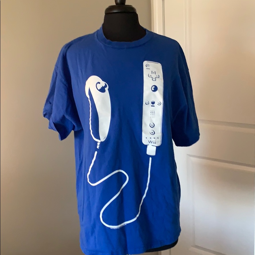 2007 Nintendo Wii Controller  Nunchuck Shirt